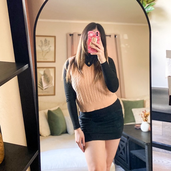 Apricot Knitted Sweater Vest - Picture 3 of 3